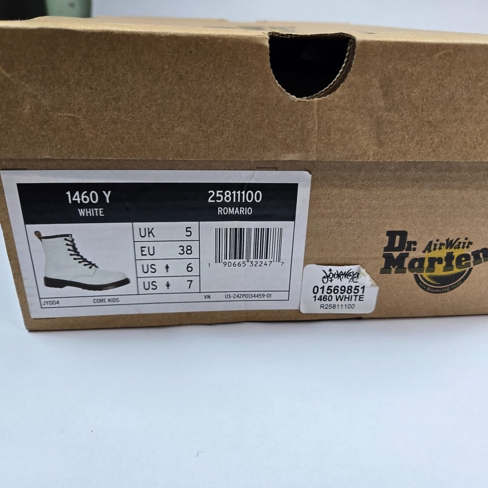 Dr. Martens Youth 1460 Y Lace White Boots Girl 7 Boys 6 Womens 9‎ New with Box - Picture 10 of 10